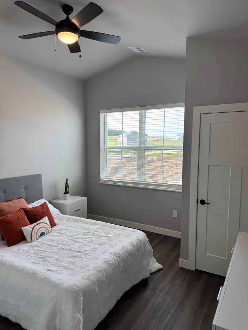 Deerfield Apartment: 605 Plaza Street