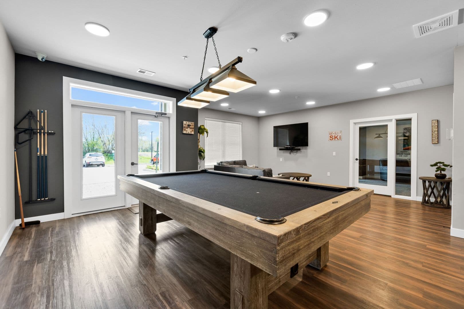 Stoughton Apartment: 1601 Hoel Ave