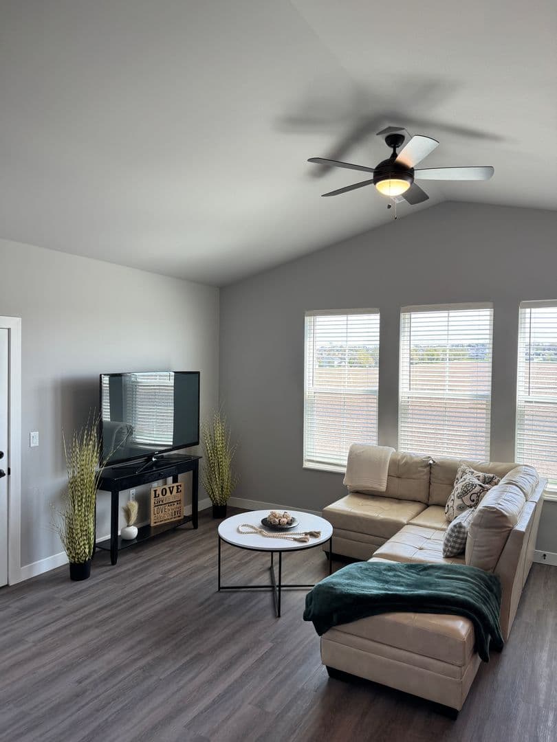 Oregon Apartment: 100 Peterson Trail