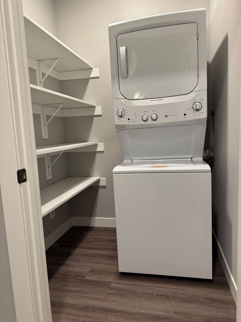 Deerfield Apartment: 605 Plaza Street