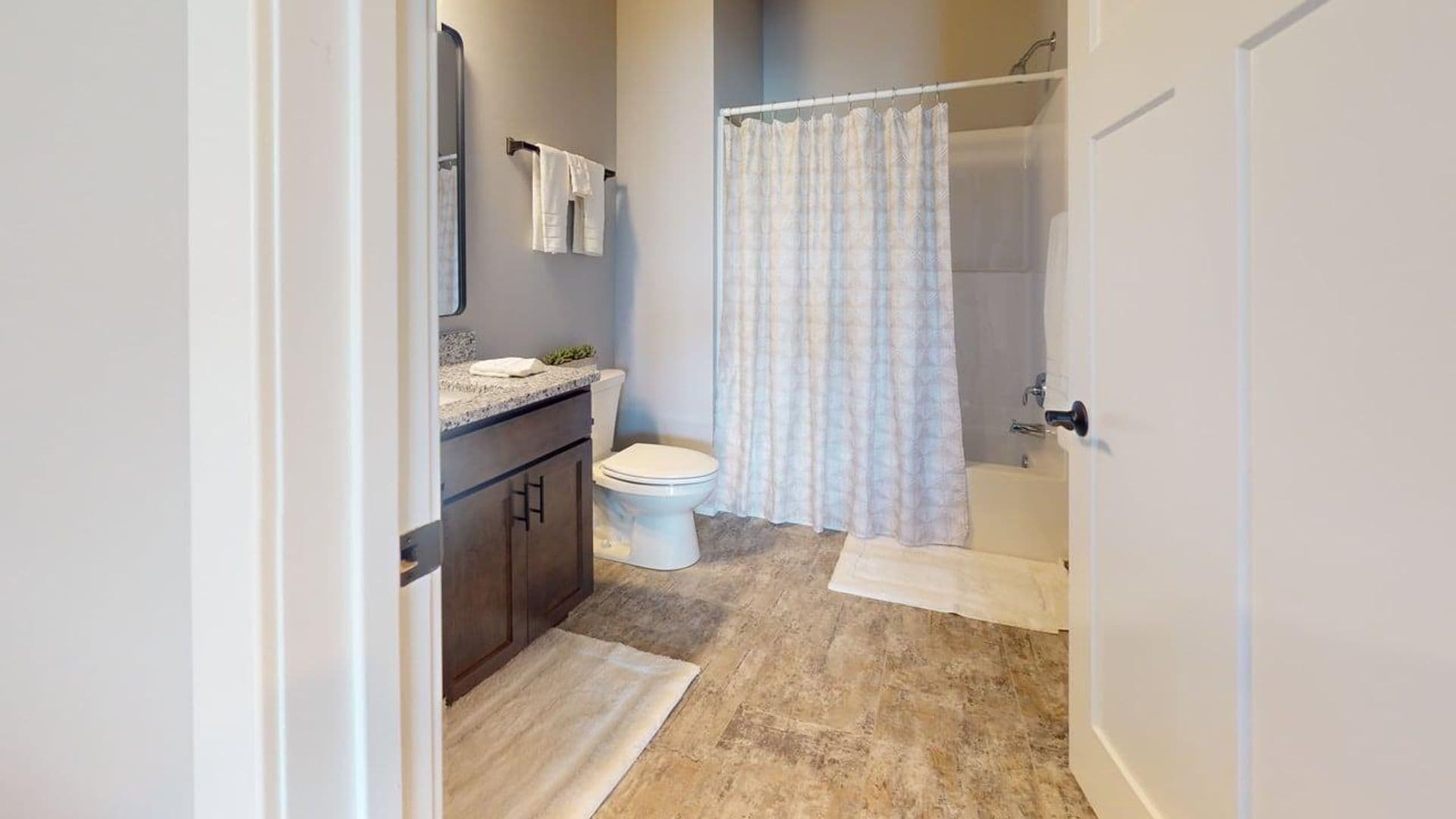 Oregon Apartment: 100 Peterson Trail