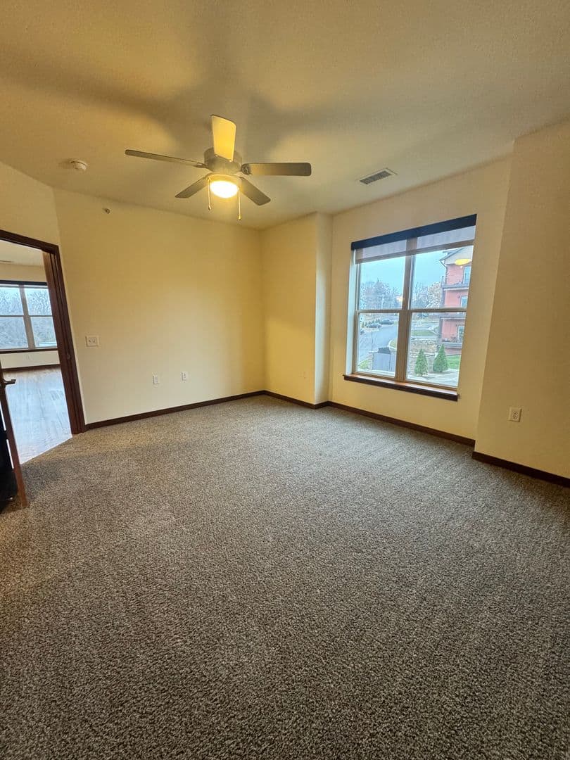 McFarland Apartment: 4604 Siggelkow Rd.