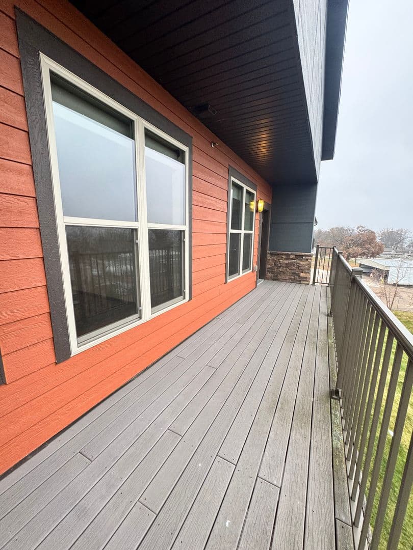 McFarland Apartment: 4604 Siggelkow Rd.