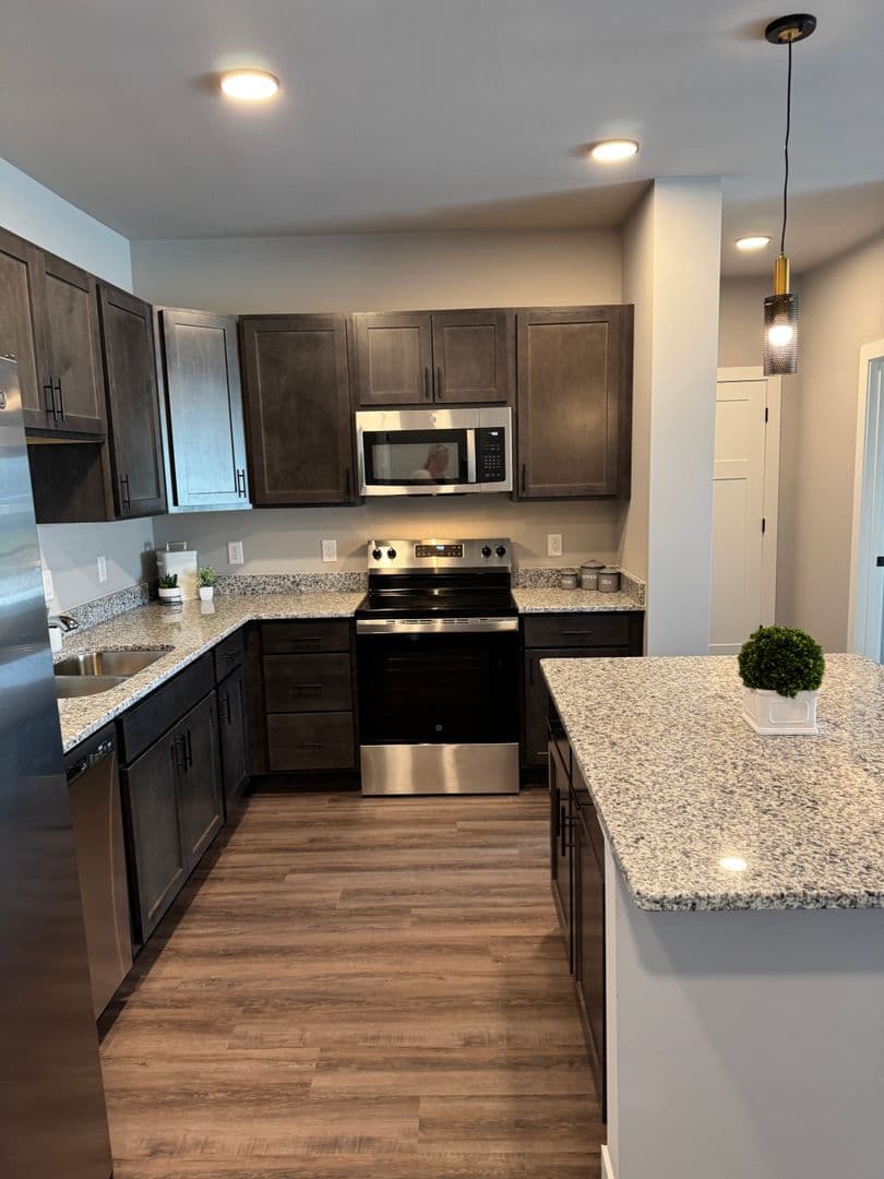 Deerfield Apartment: 605 Plaza Street