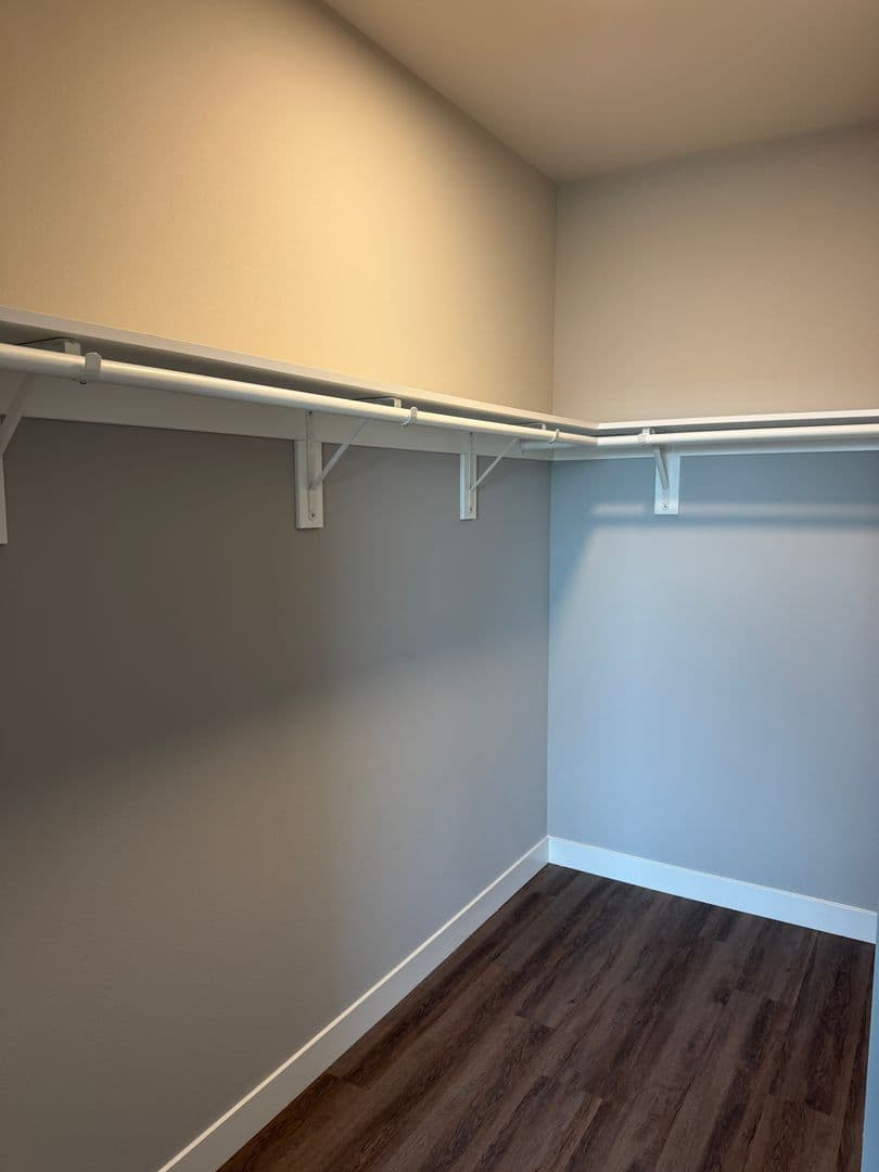 Oregon Apartment: 100 Peterson Trail