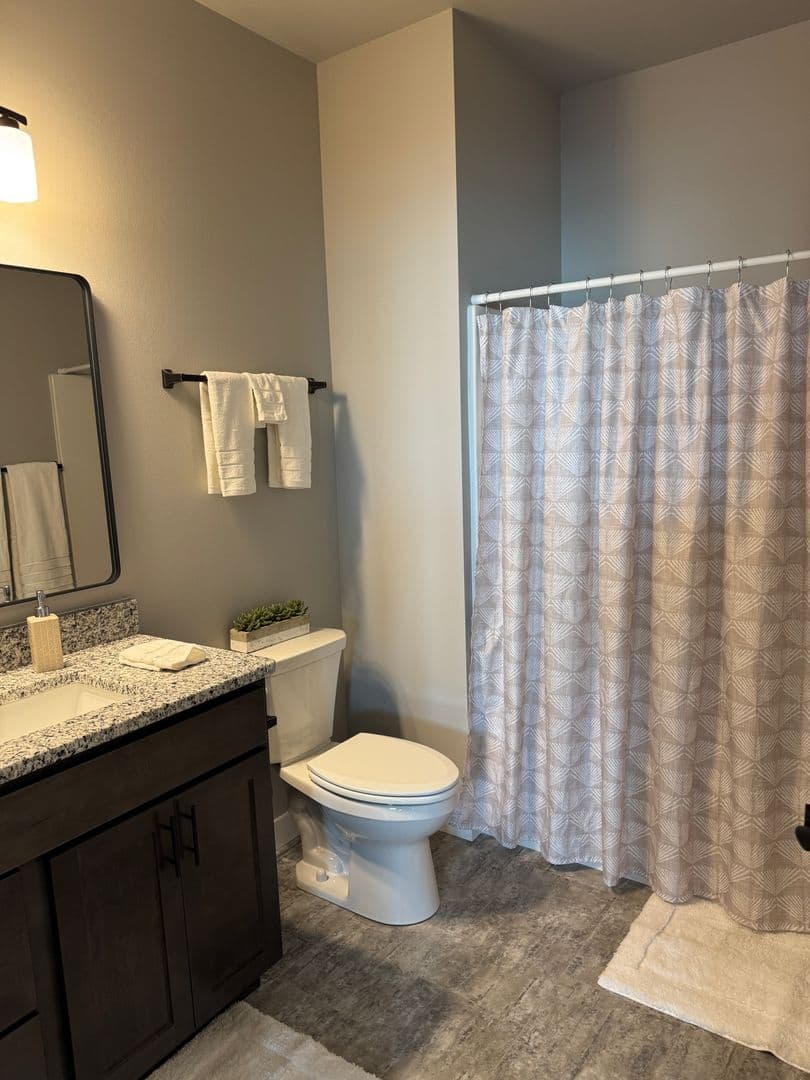 Oregon Apartment: 100 Peterson Trail