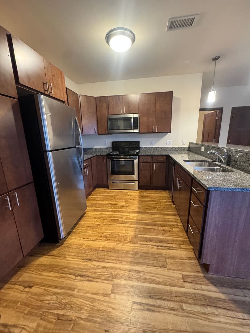 McFarland Apartment: 4604 Siggelkow Rd.