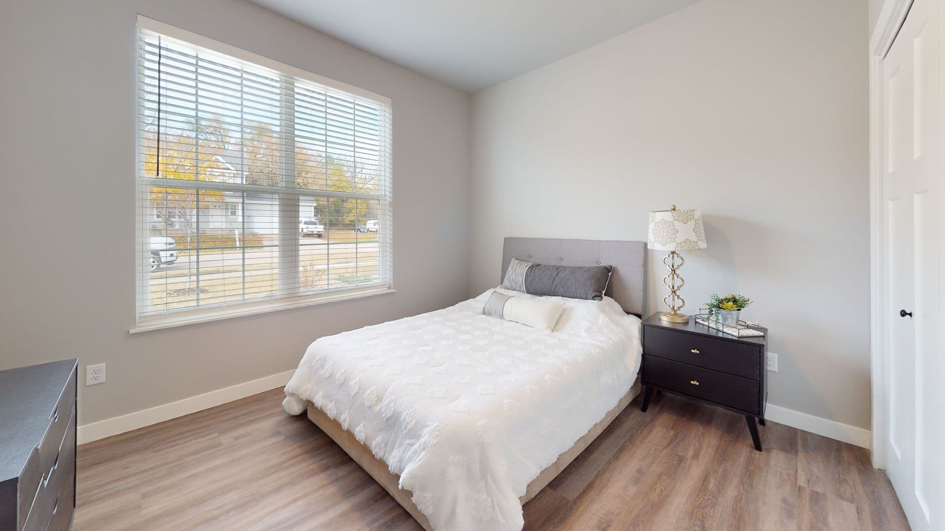 Oregon Apartment: 100 Peterson Trail