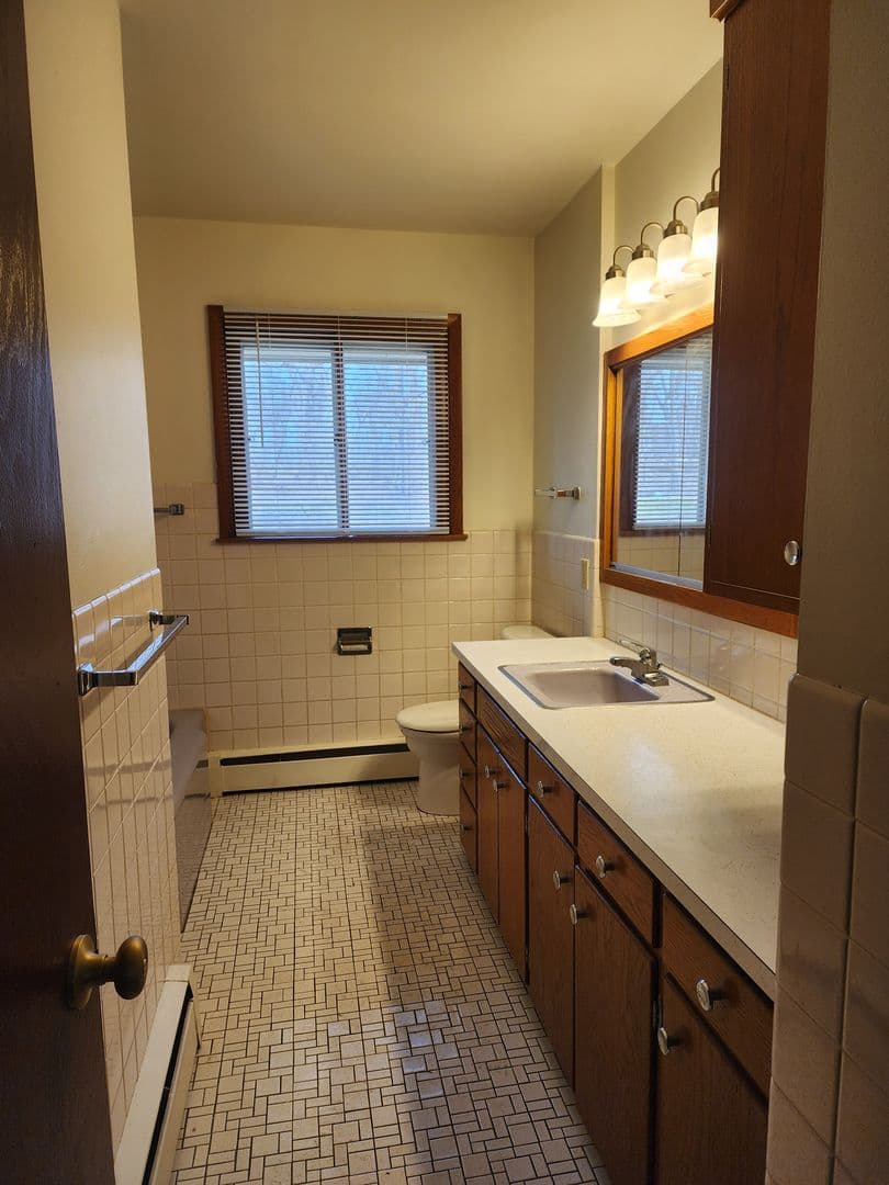 Madison Apartment: 6404 Cottage Grove Road