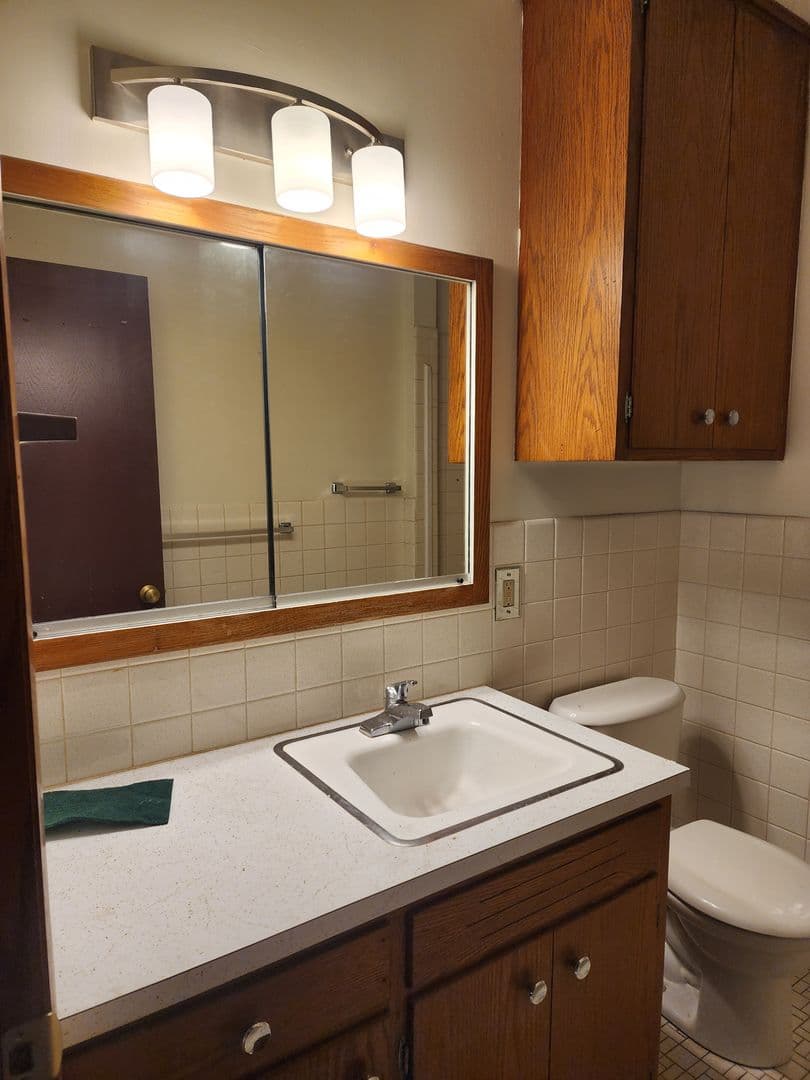 Madison Apartment: 6404 Cottage Grove Road