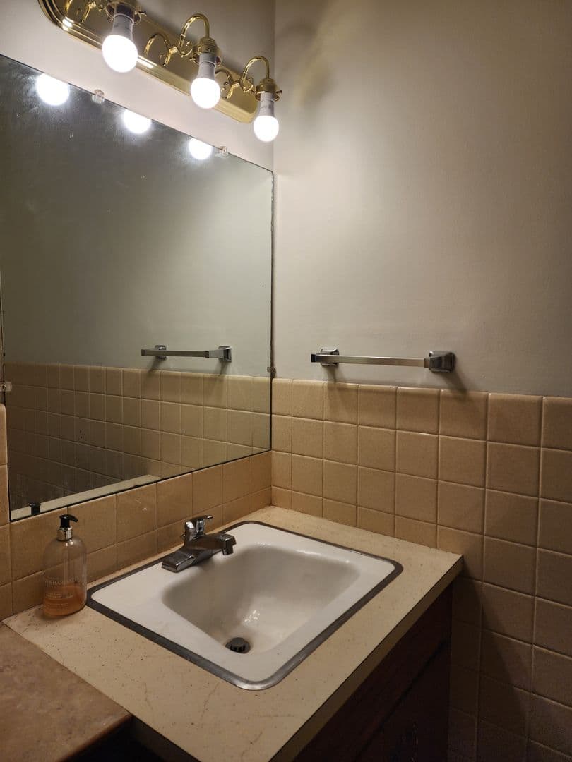 Madison Apartment: 6404 Cottage Grove Road