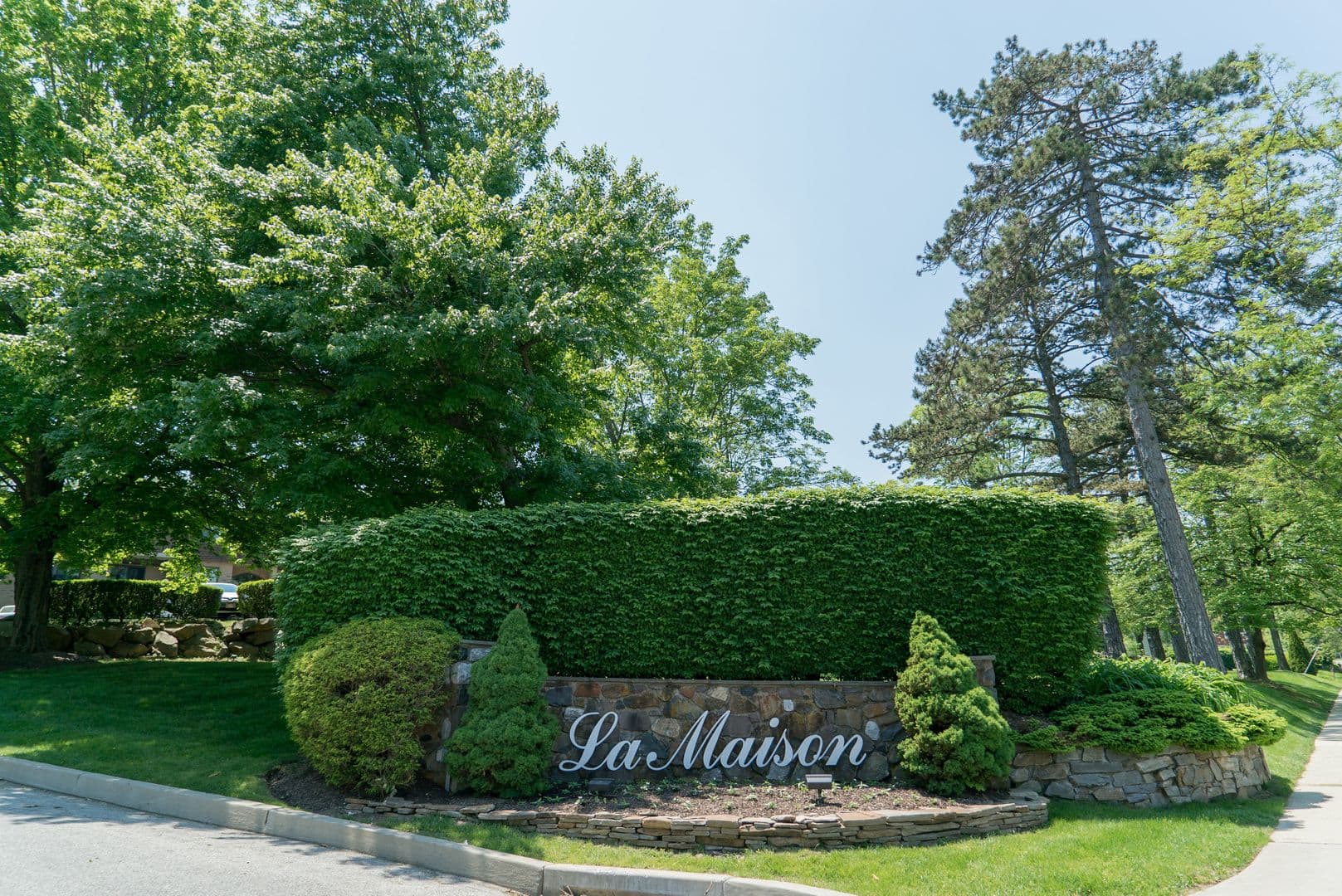 Wayne Apartment: 219 Sugartown Rd