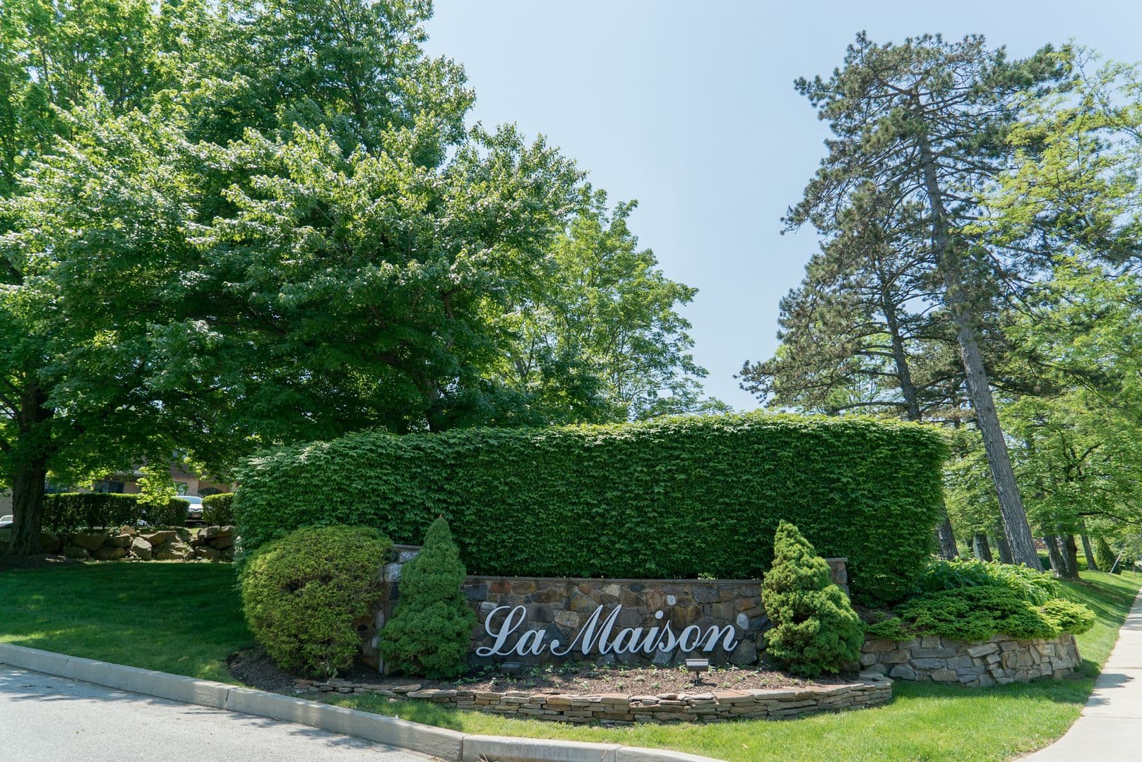Wayne Apartment: 219 Sugartown Rd