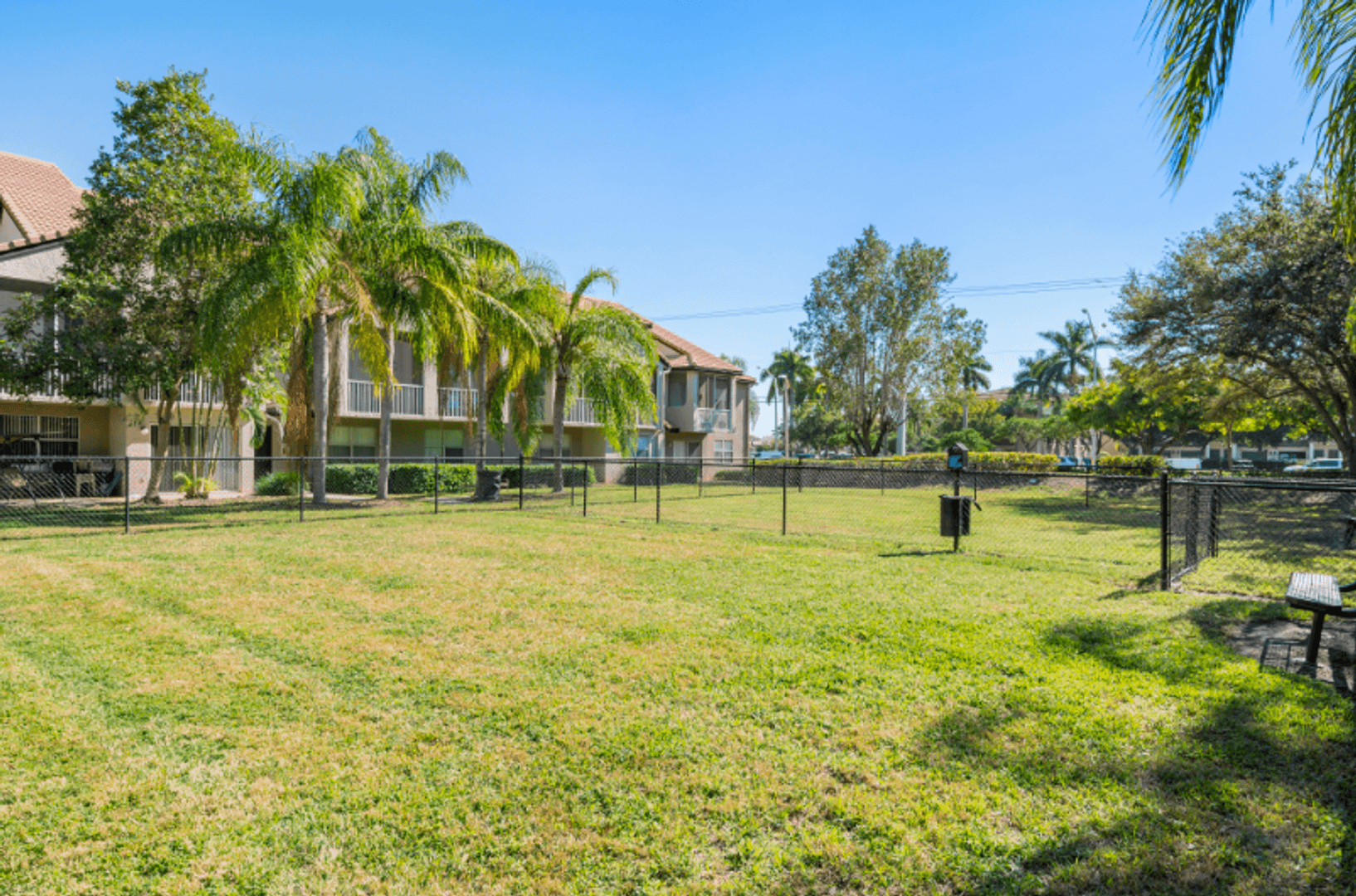 Coral Springs Townhome: 3400 Coral Springs Dr