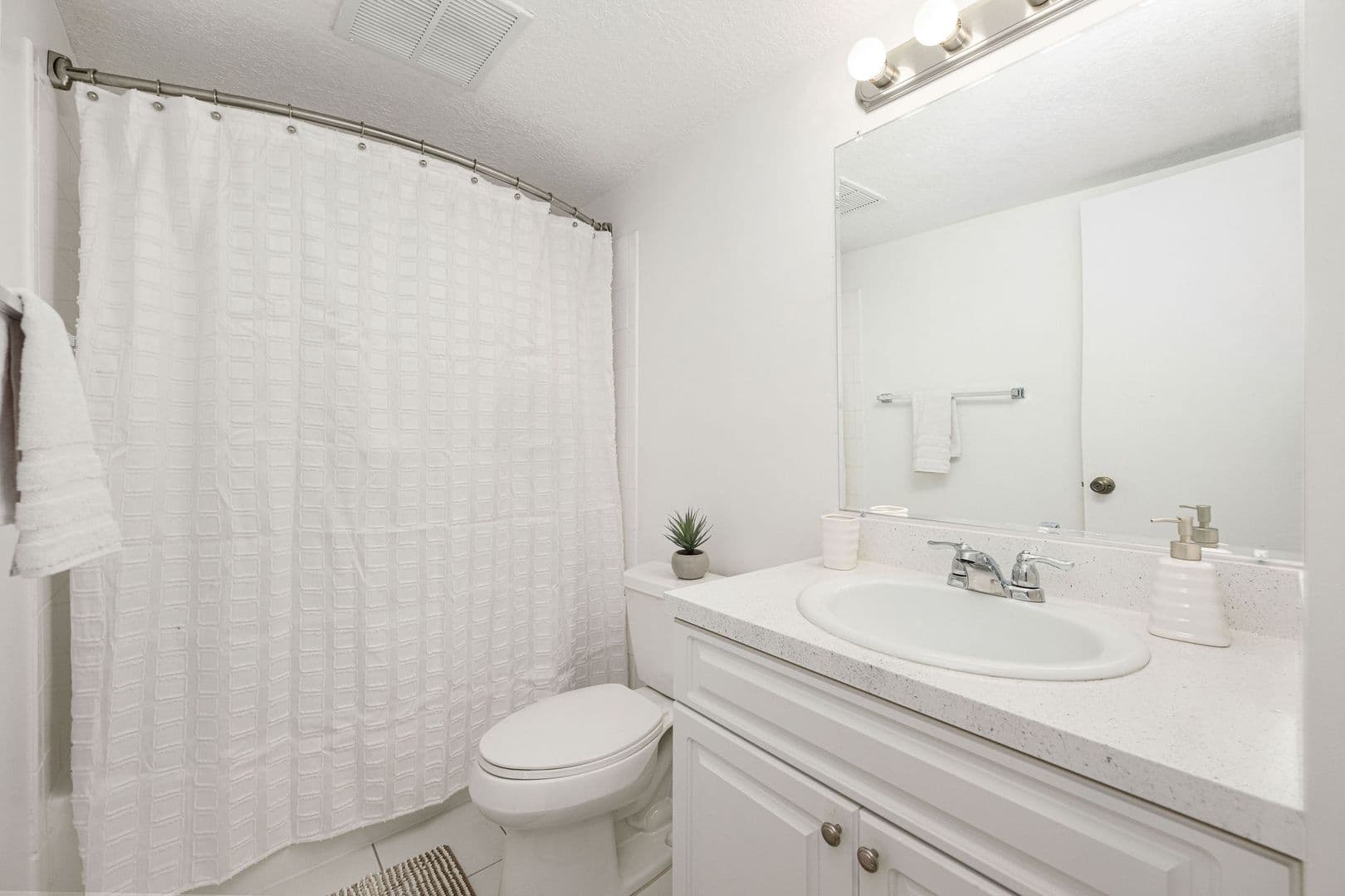 North Lauderdale Apartment: 8140 SW 22nd St