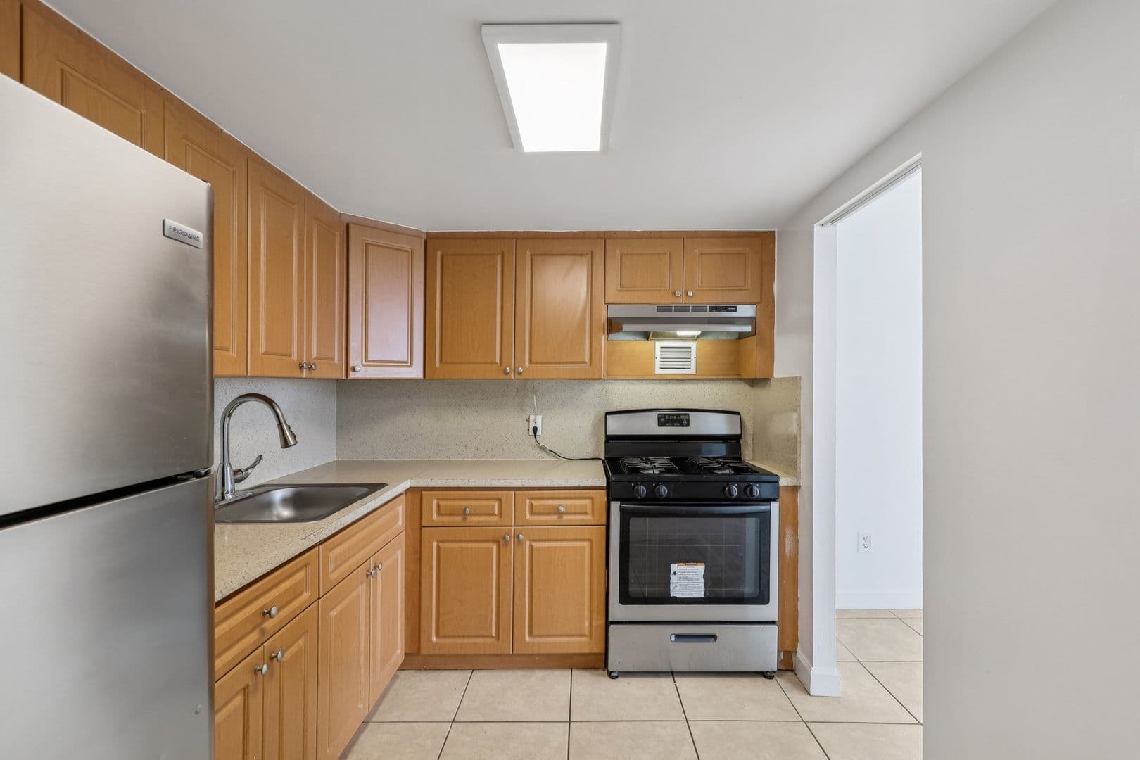 North Miami Beach Apartment: 1551 NE 167th ST