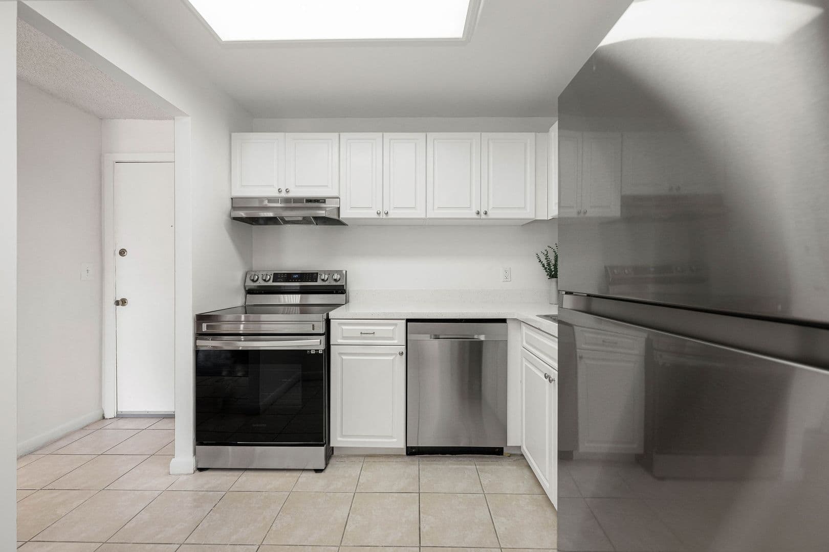 North Lauderdale Apartment: 8140 SW 22nd St