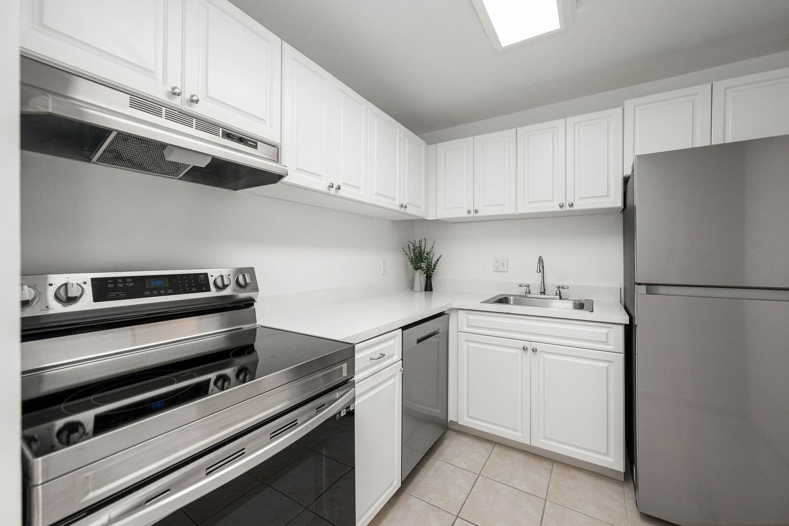 North Lauderdale Apartment: 8140 SW 22nd St