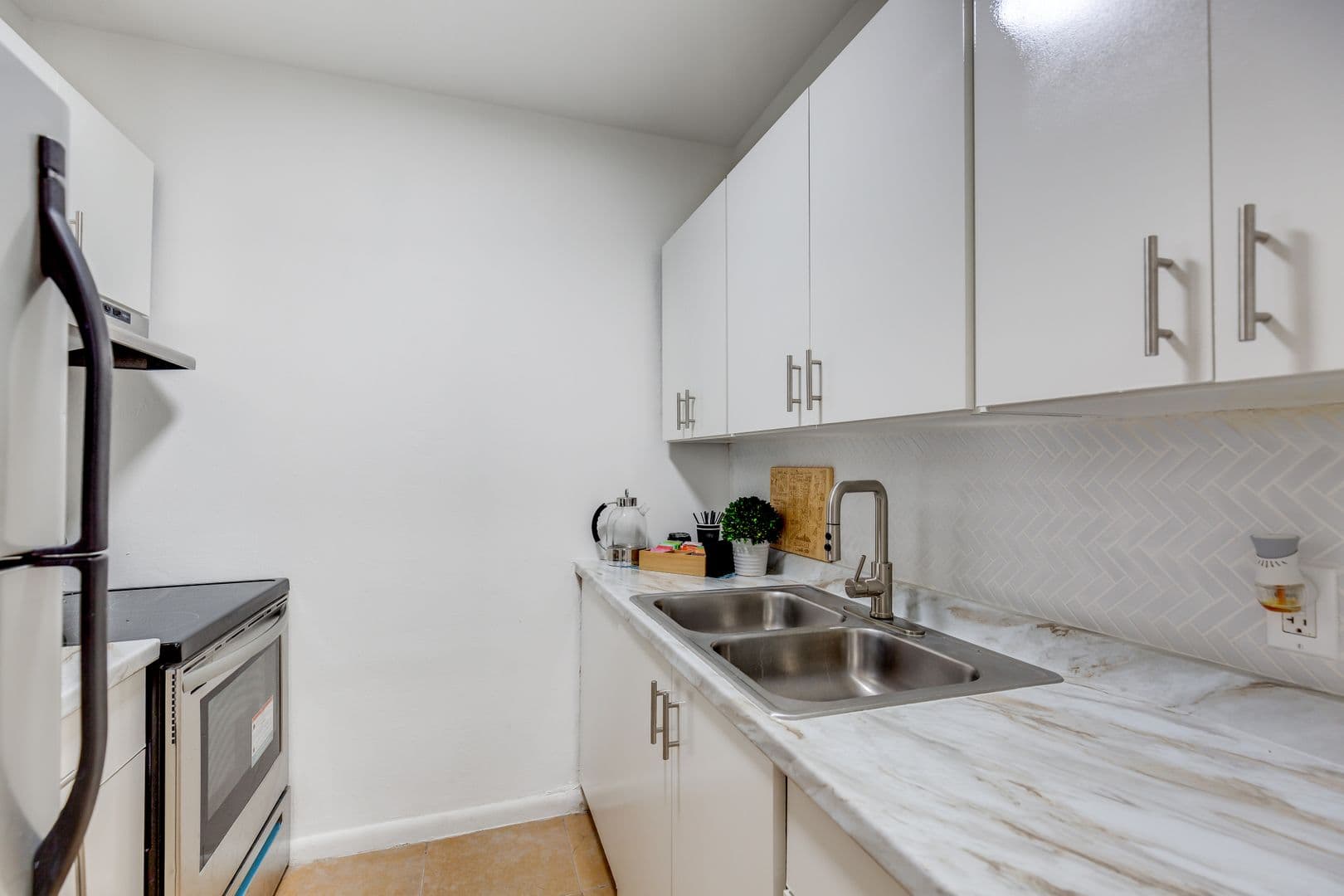Miami Apartment: 1401 North West 103rd Street