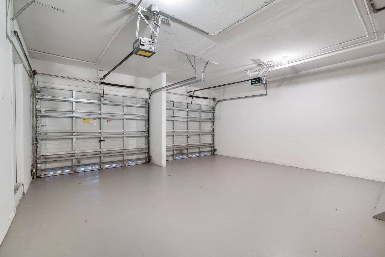 Coral Springs Townhome: 3400 Coral Springs Dr