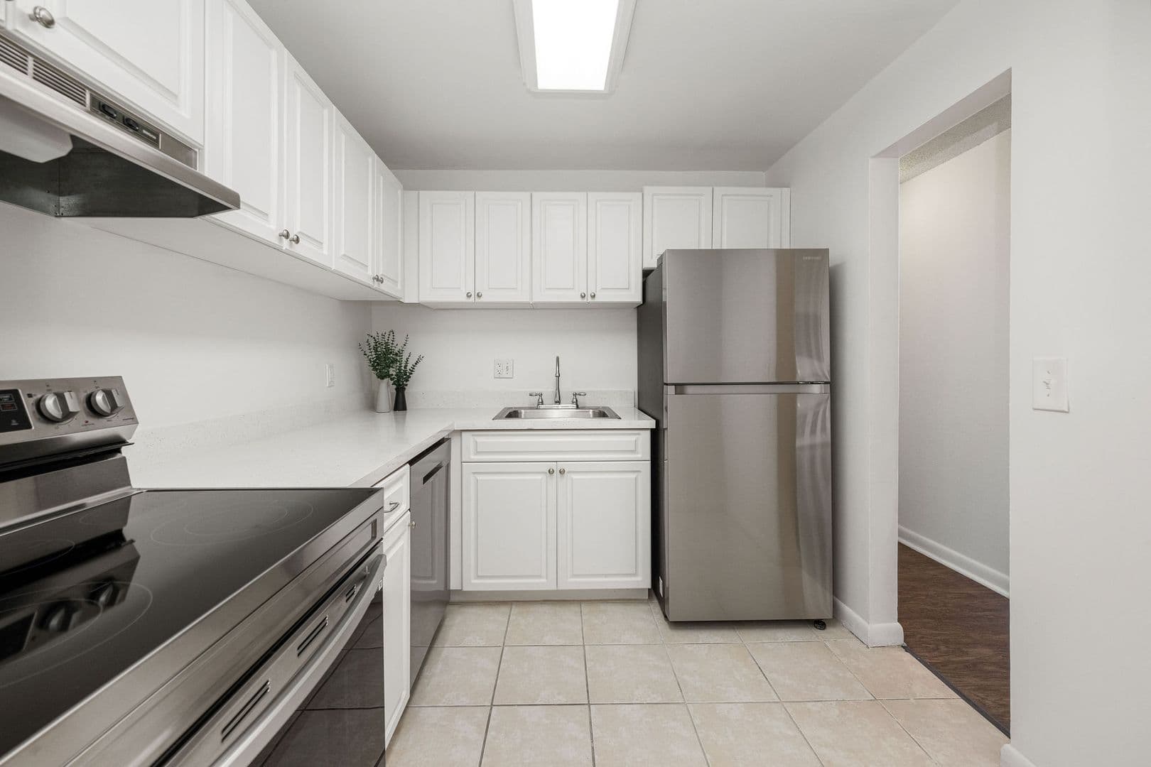 North Lauderdale Apartment: 8140 SW 22nd St
