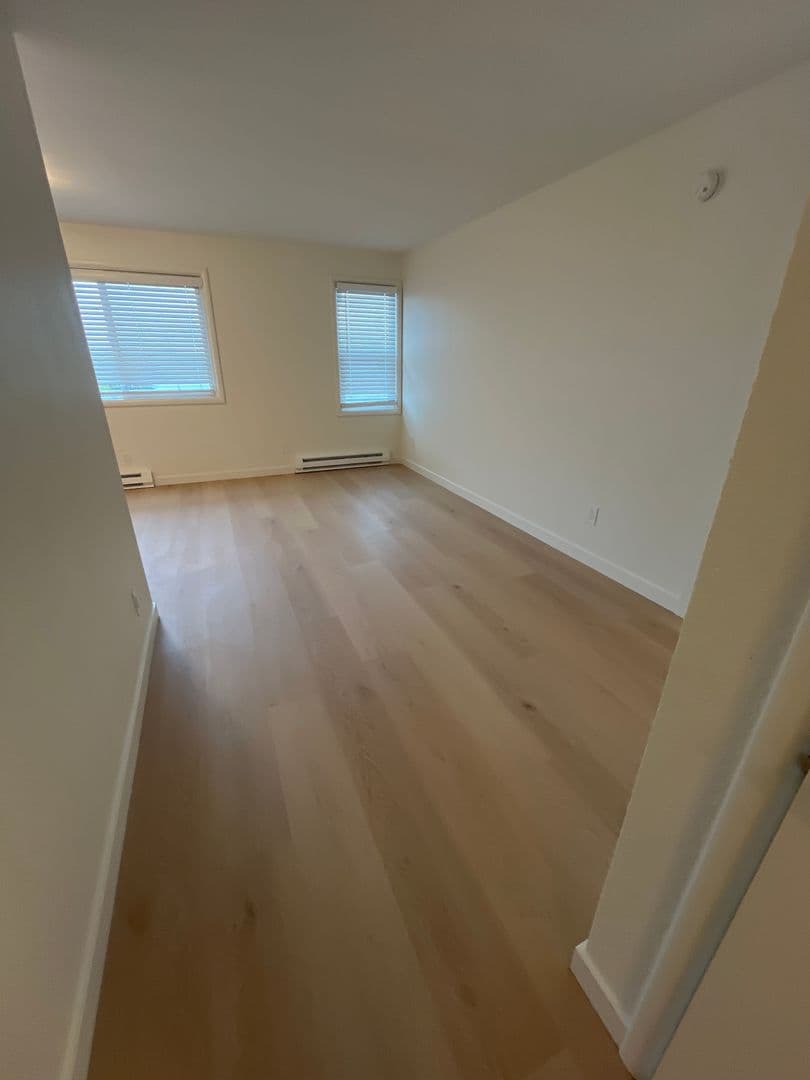 Bellingham Apartment: 490 S. State St