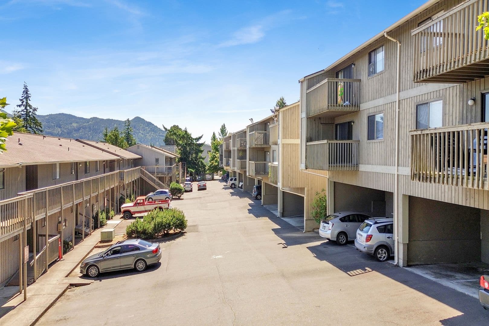 Bellingham Apartment: 808 21st Street
