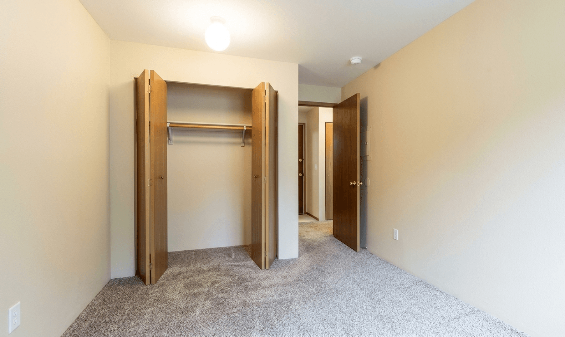 Bellingham Apartment: 926 23rd/927 22nd Street