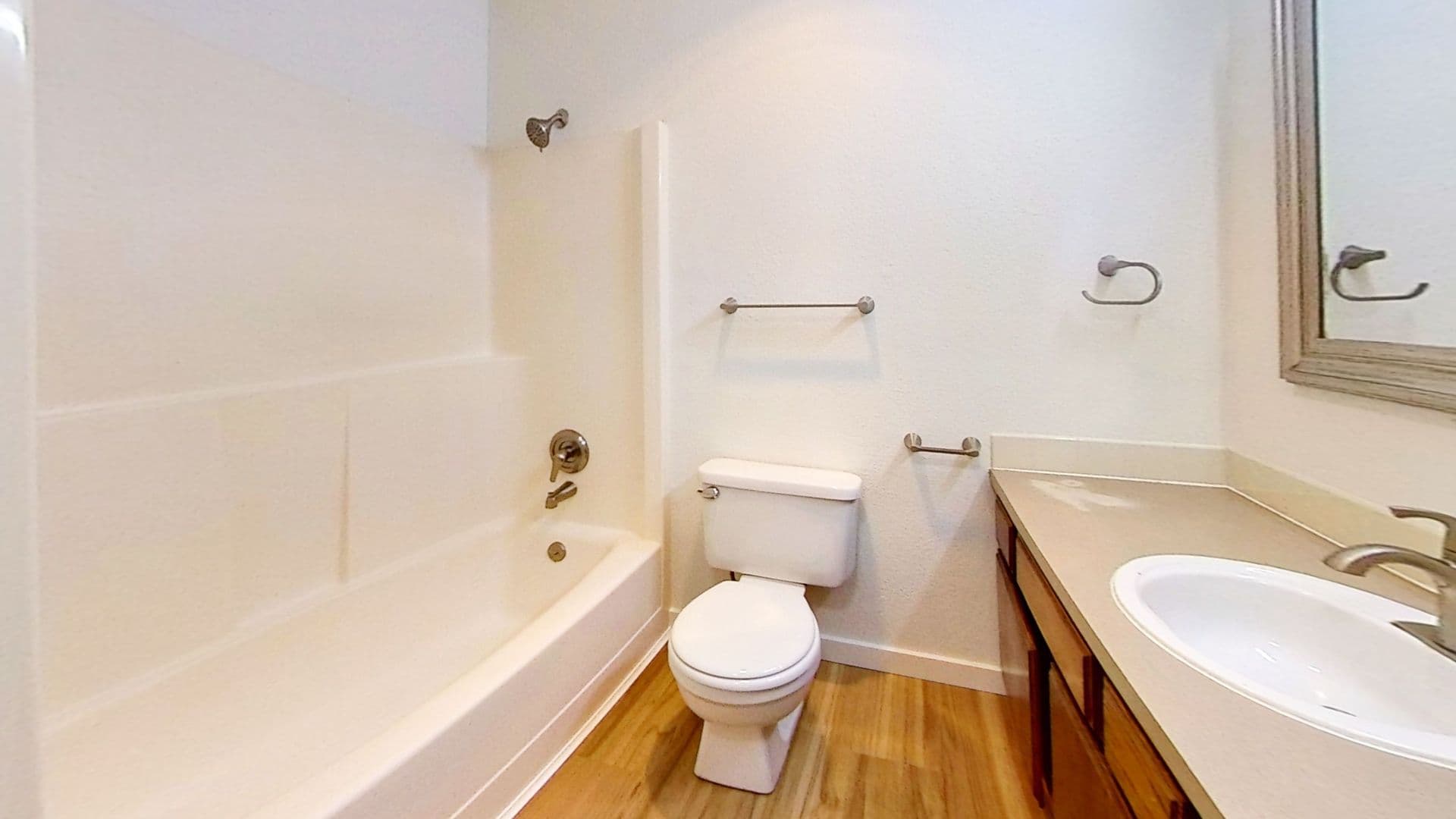 Bellingham Apartment: 2836-2842 W. Maplewood Ave