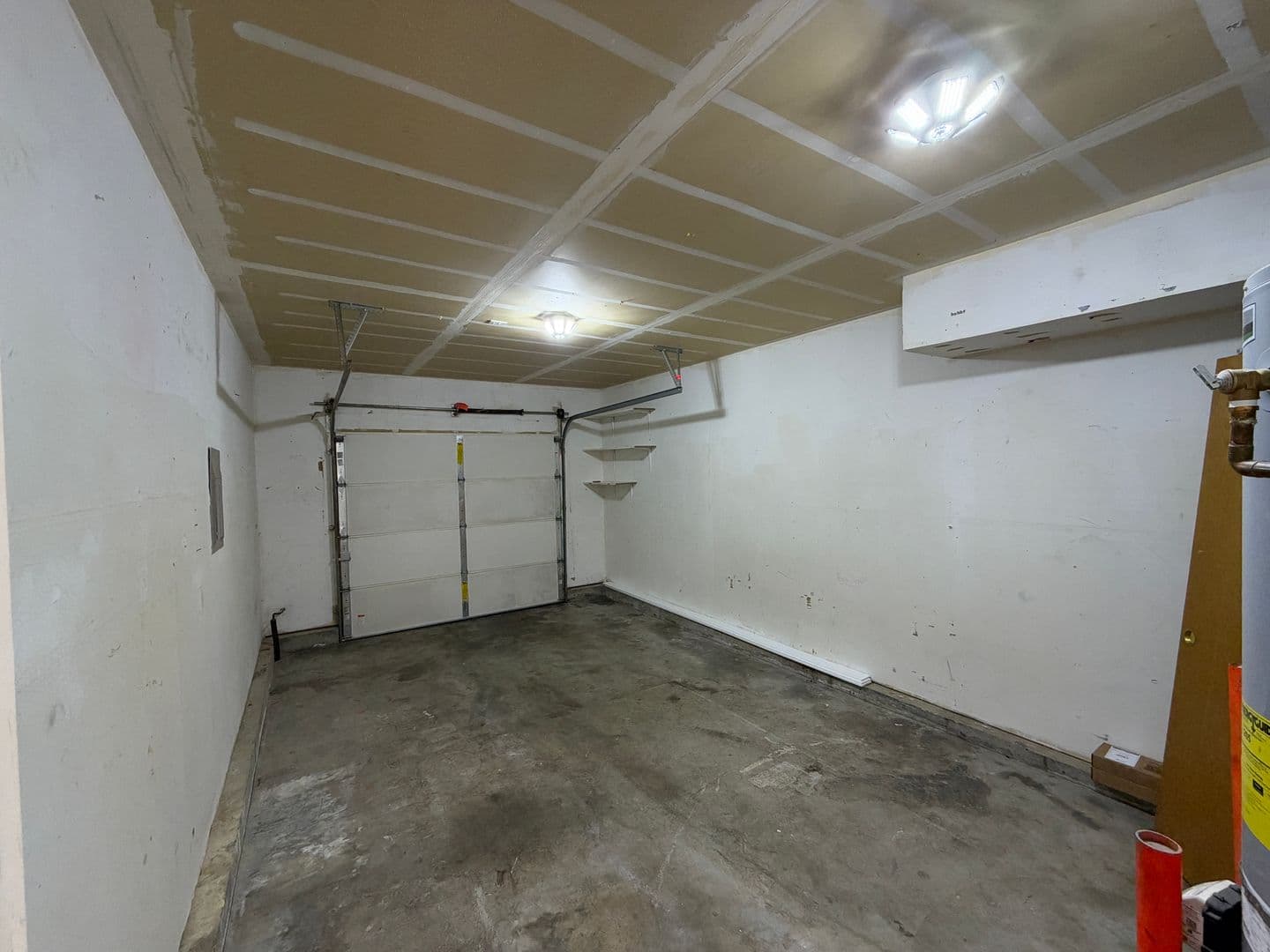 Bellingham Apartment: 2720-2722 St Paul Ct