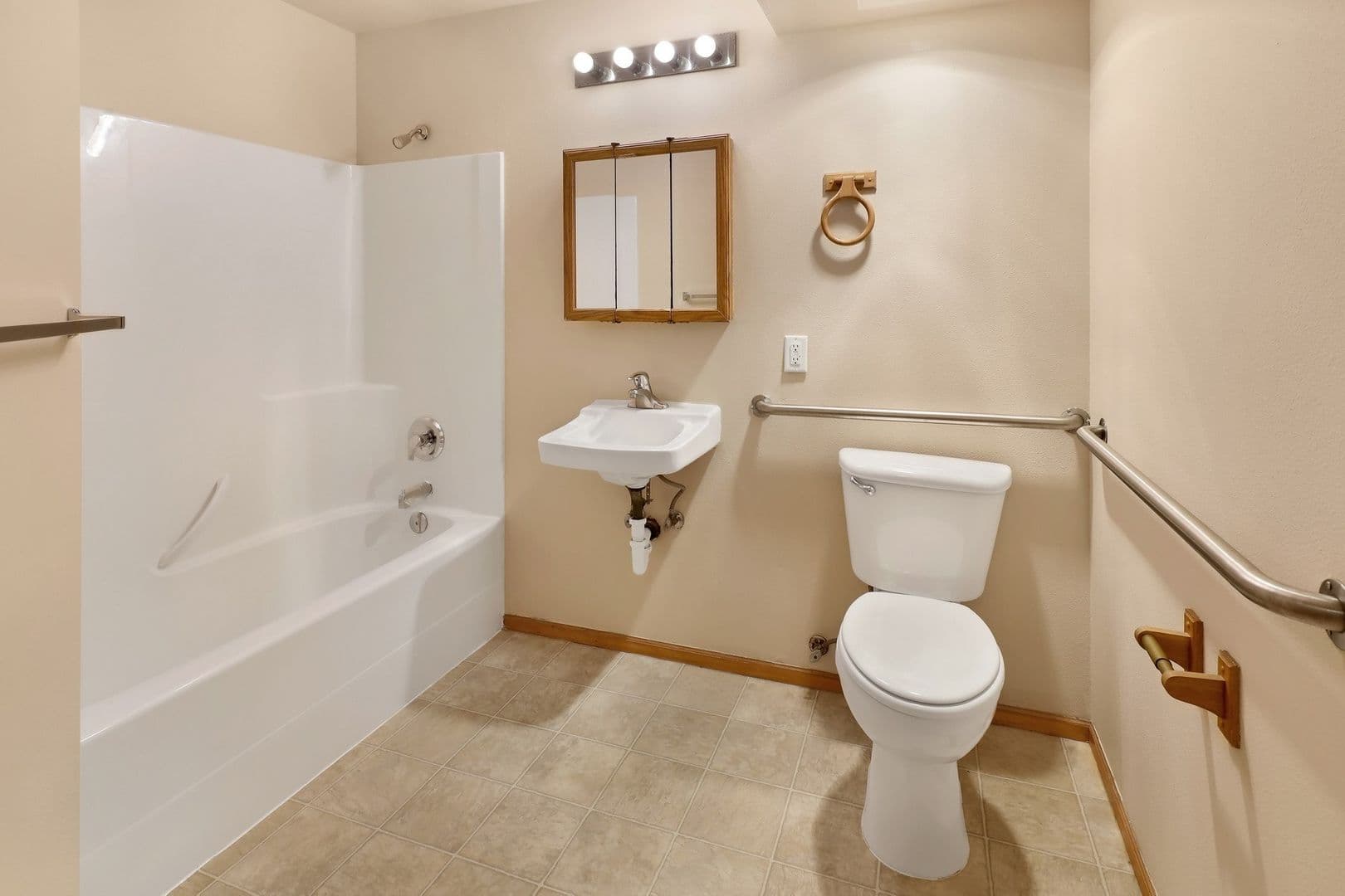 Bellingham Apartment: 230, 240 & 250 32nd Street