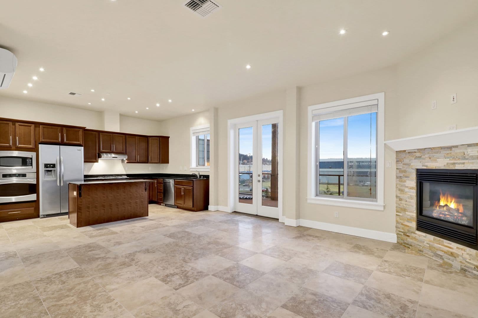 Bellingham Apartment: 1203 W Holly St