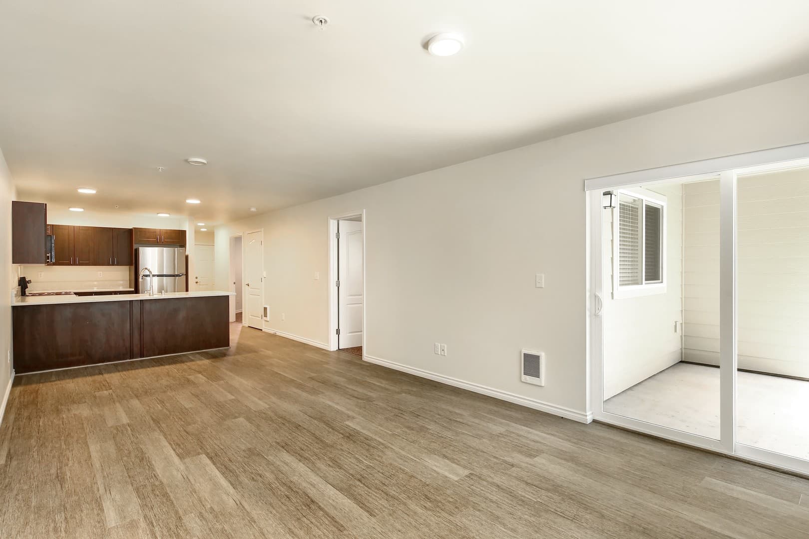 Lynden Apartment: 8881-8885 Depot Rd