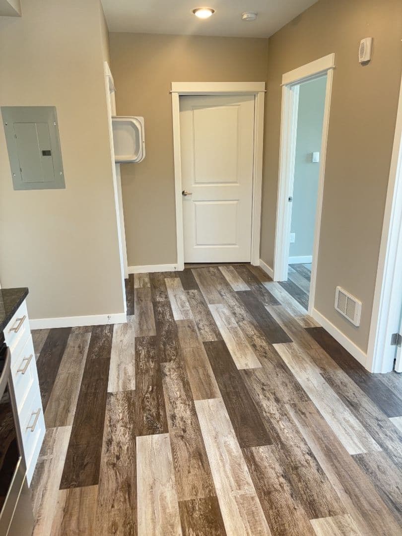 Bellingham Apartment: 109 Samish Way & 112 37th Street