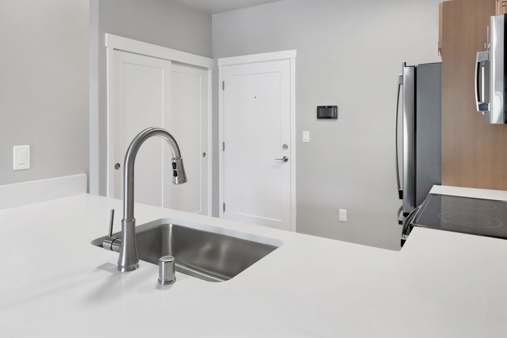 Bellingham Apartment: 4265 Creston Way