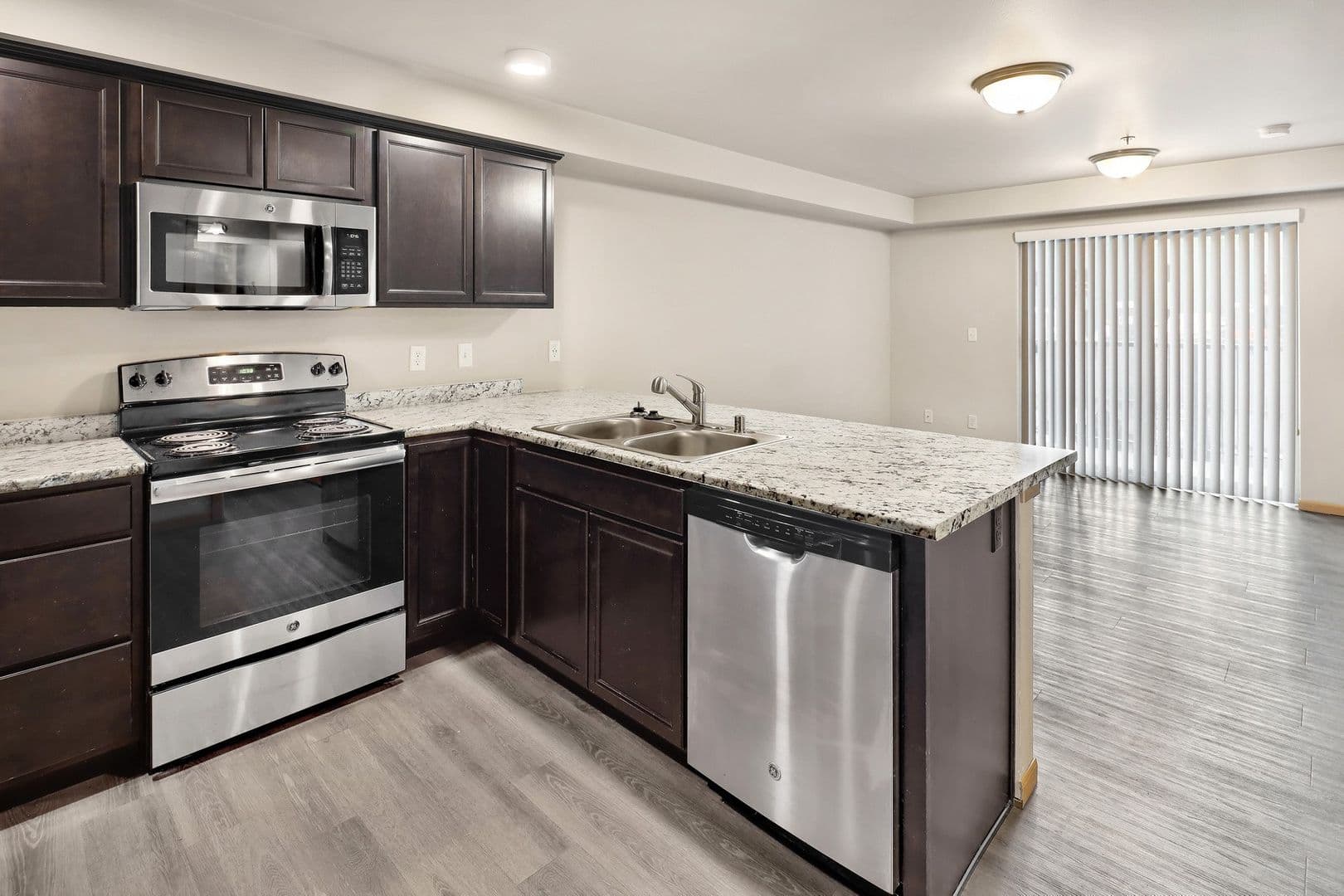 Bellingham Apartment: 541 -545 -549 E Kellogg Road
