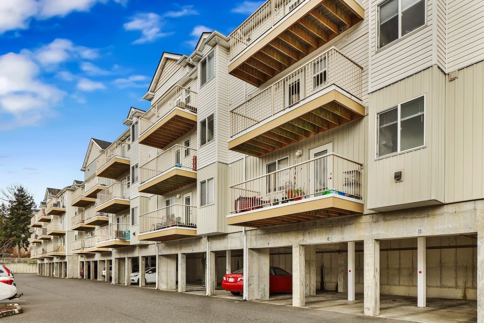 Bellingham Apartment: 230, 240 & 250 32nd Street