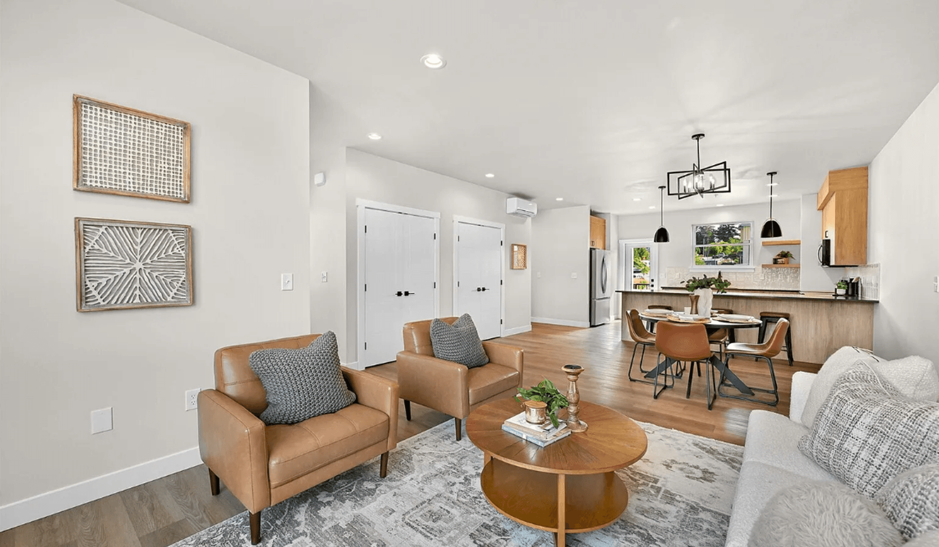 Bellingham Apartment: 217-219 Prince Ave