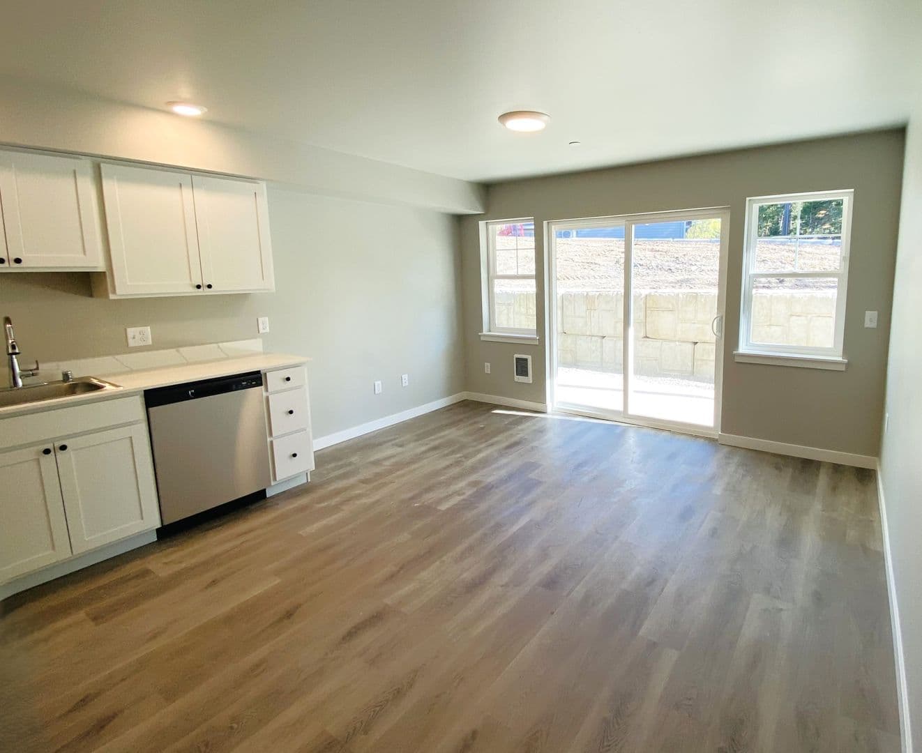 Bellingham Apartment: 4145 Britton Loop