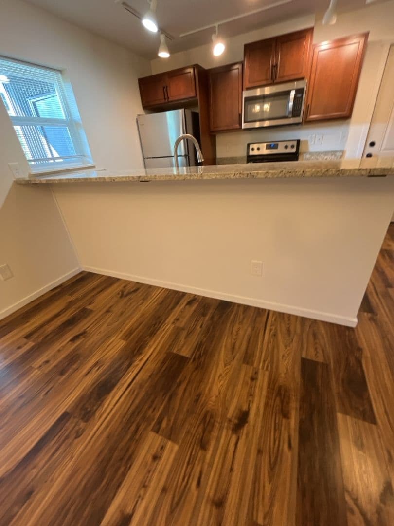 Bellingham Apartment: 2305 Douglas Avenue