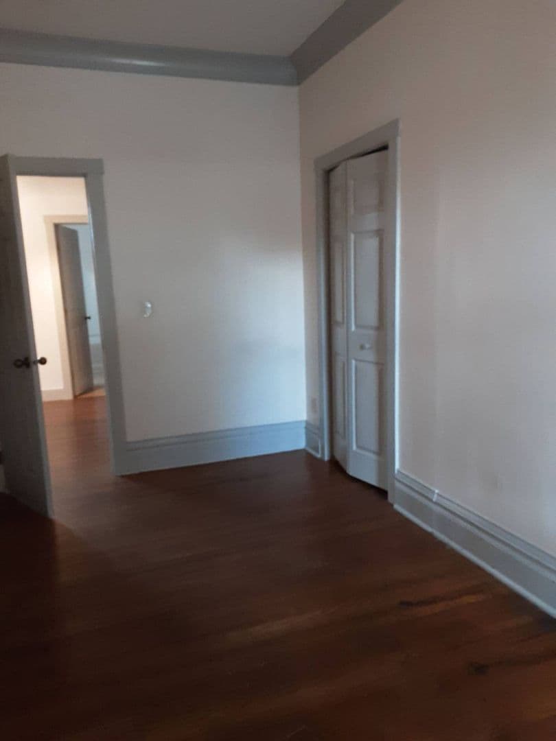 Bellingham Apartment: 511 E. Chestnut Street