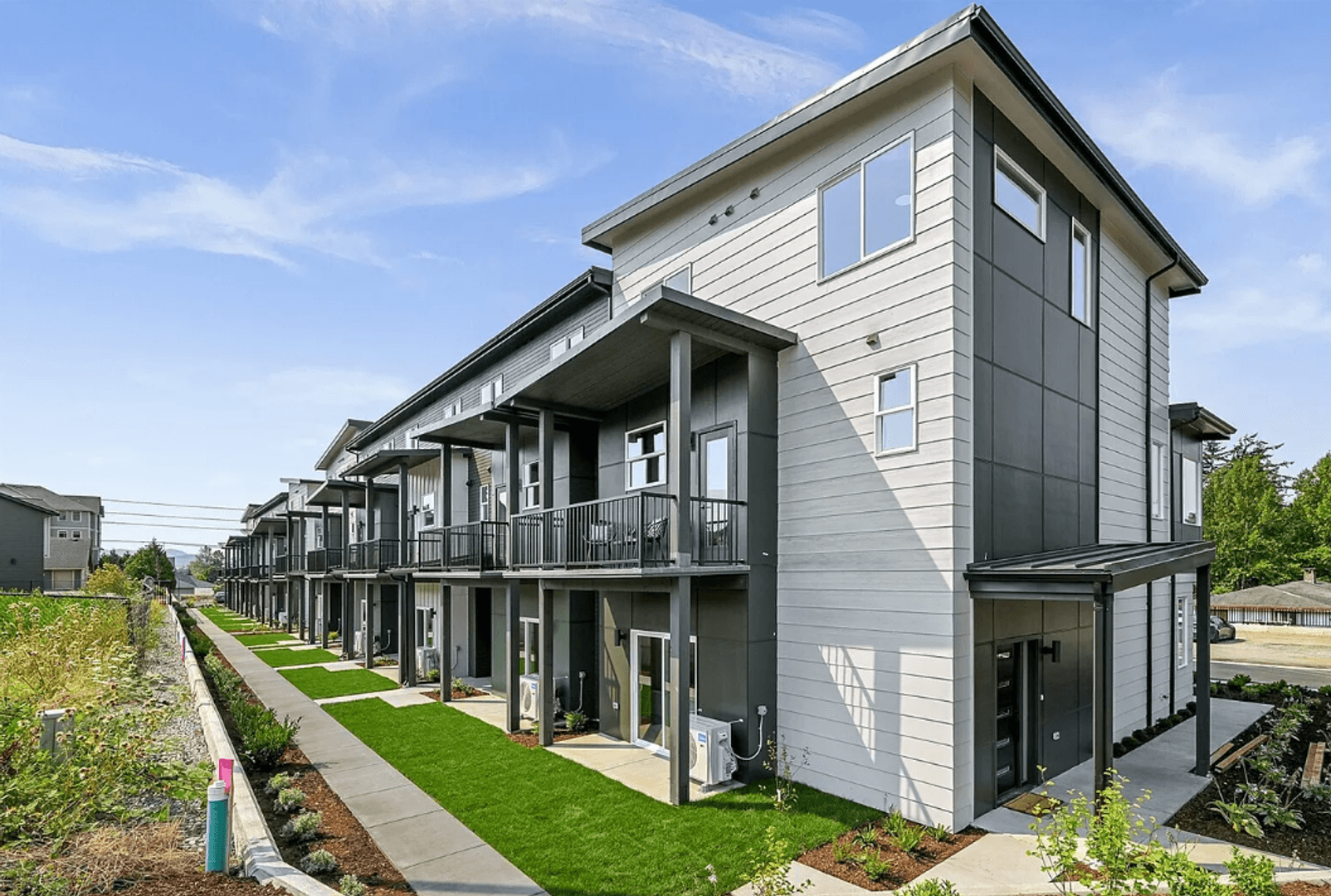 Bellingham Apartment: 217-219 Prince Ave