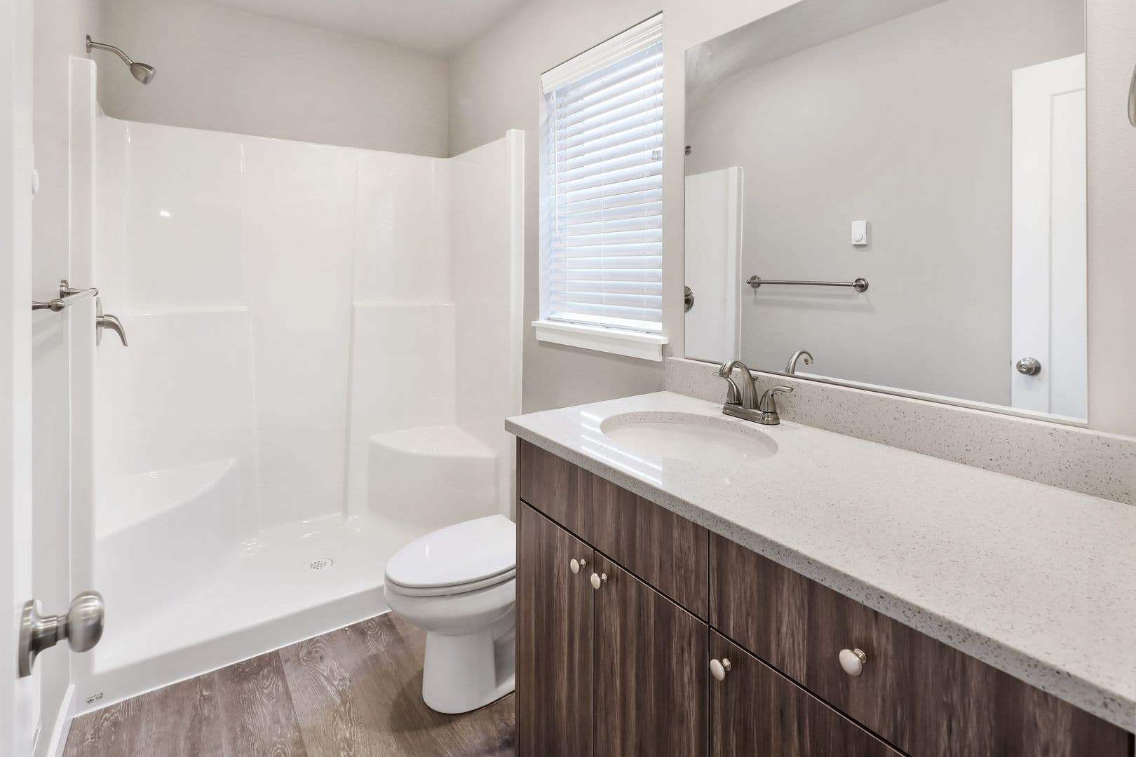 Ferndale Apartment: 1837 Eastgate Loop