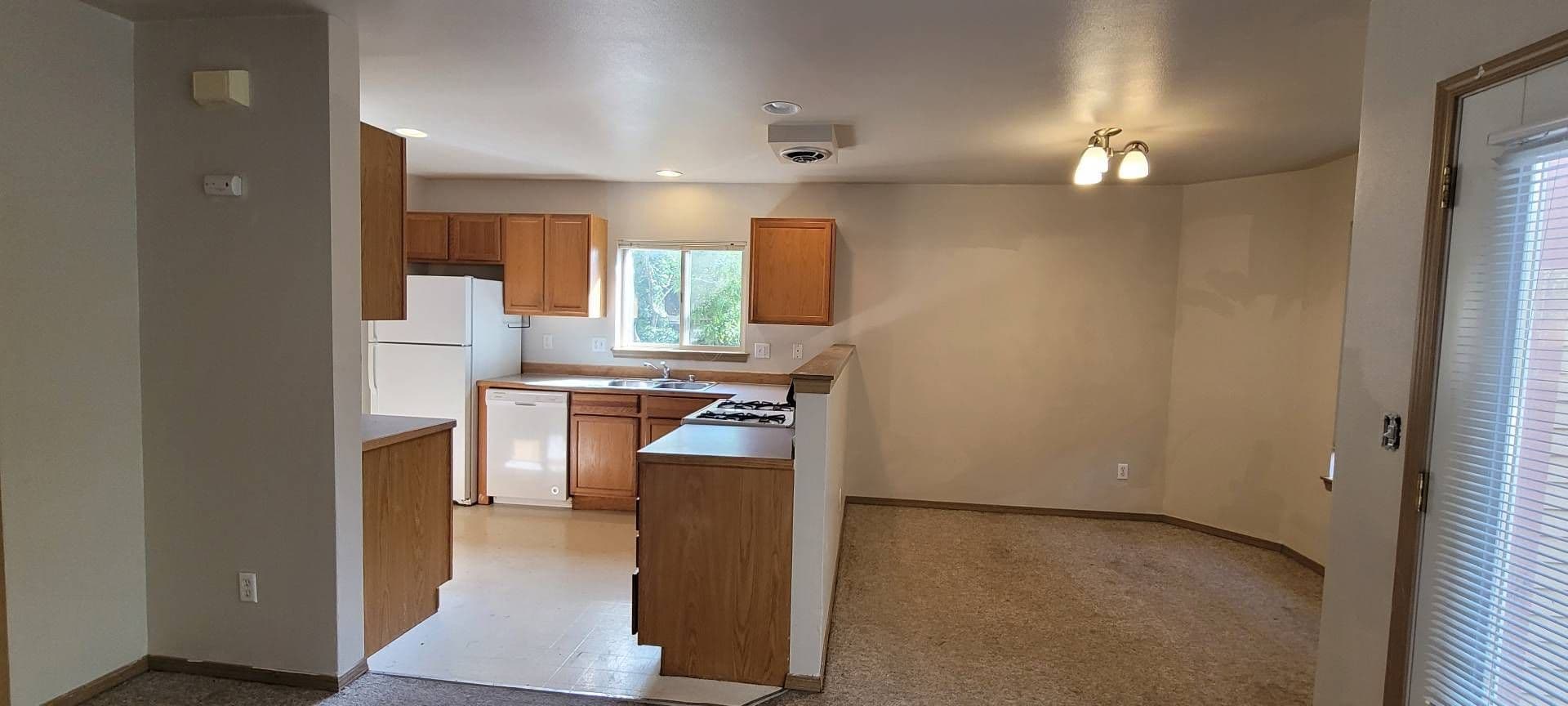 Bellingham Apartment: 2814-16 Queen Street