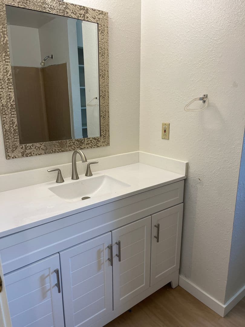 Bellingham House: 2911 Meridian Street