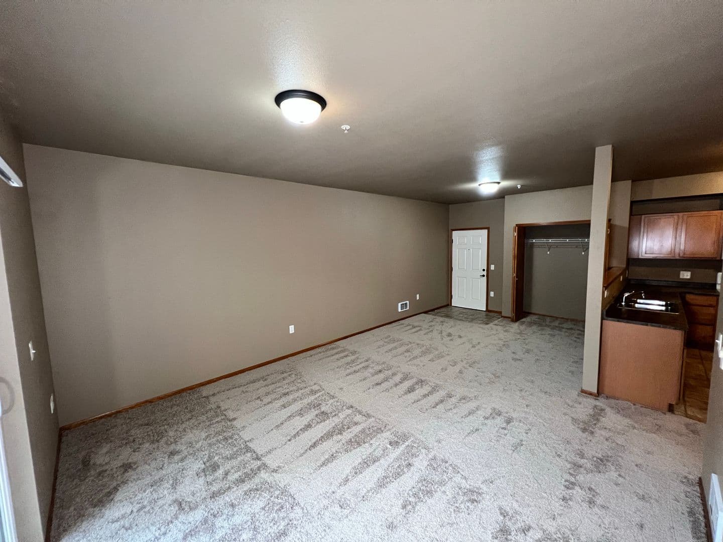 Bellingham Apartment: 1026 22nd Street