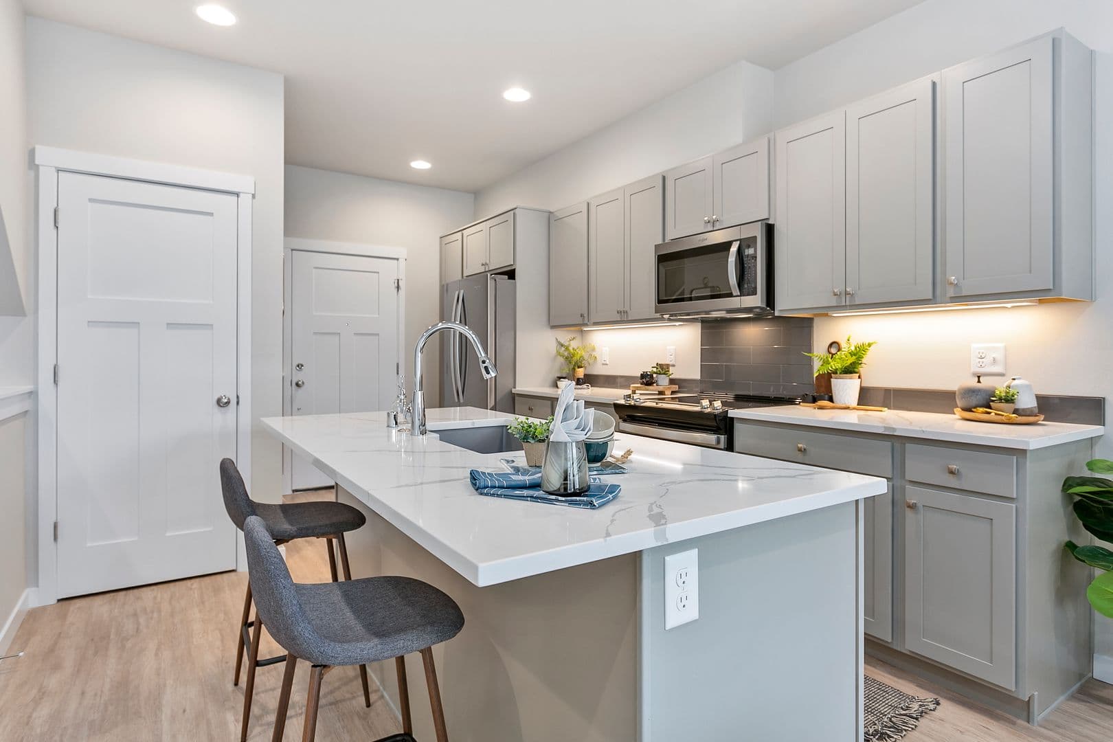 Bellingham Apartment: 4150 -4182 Track Street