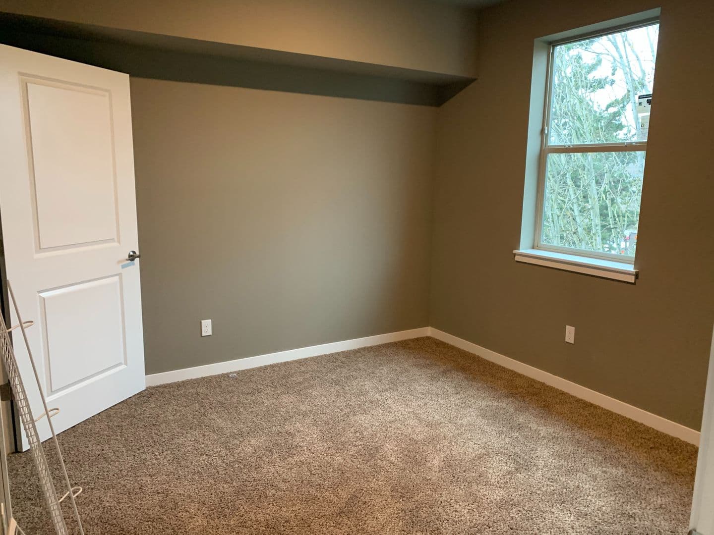 Bellingham Apartment: 3613 Consolidation Avenue