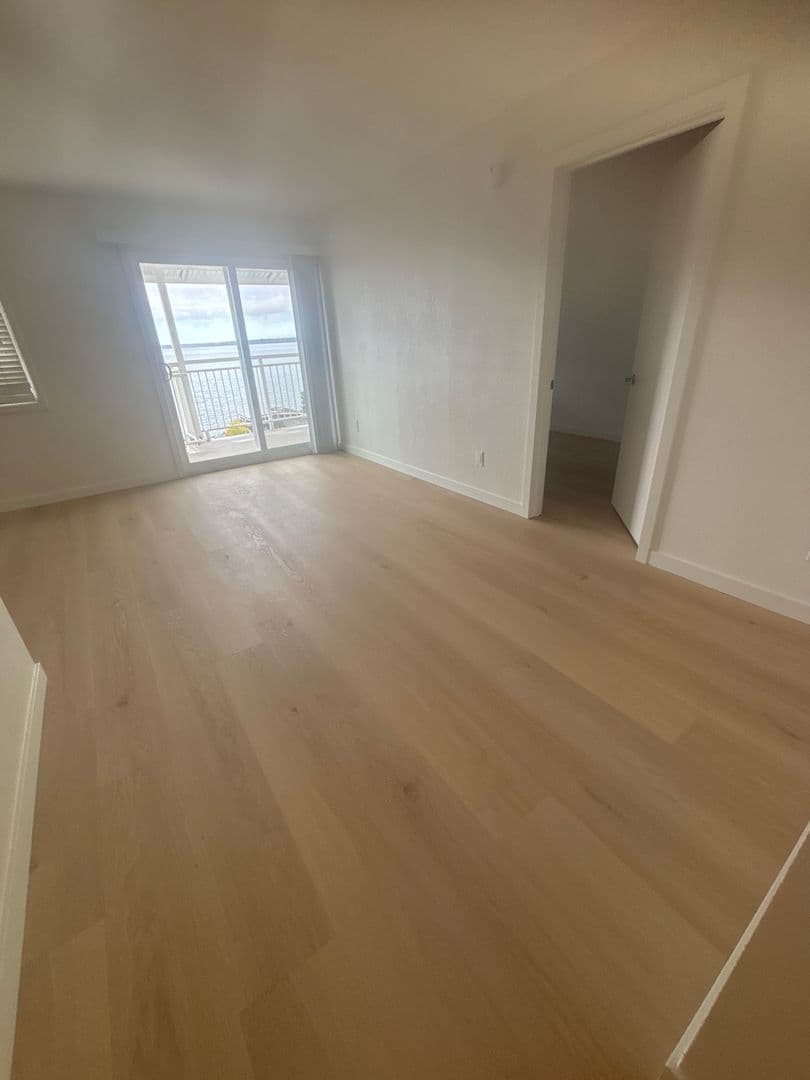 Bellingham Apartment: 490 S. State St