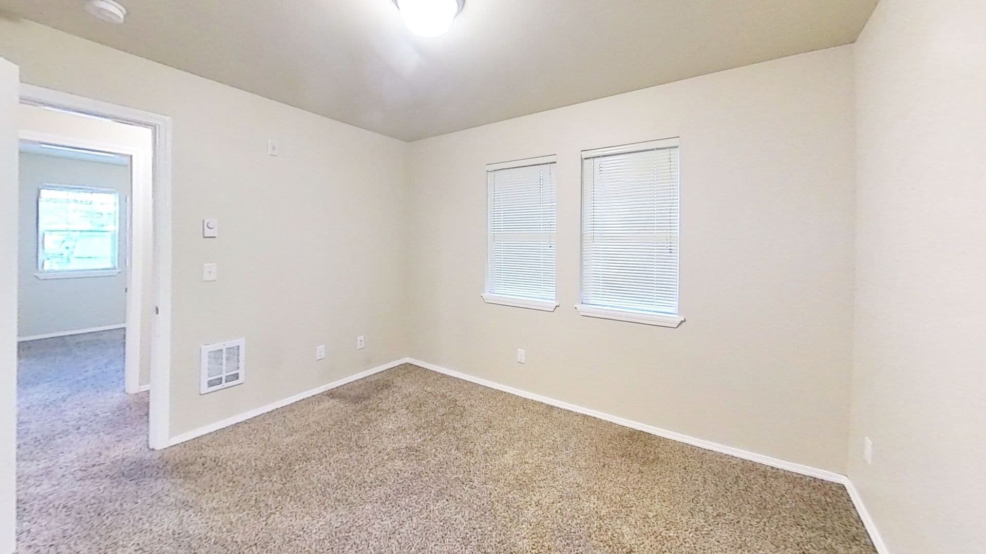 Bellingham Apartment: 1029 22nd Street